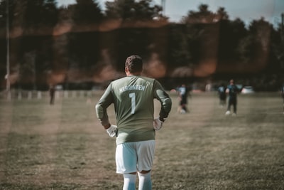 يدالزمالكبثمباشرمتابعةحيةلمبارياتالفريقالأبيض